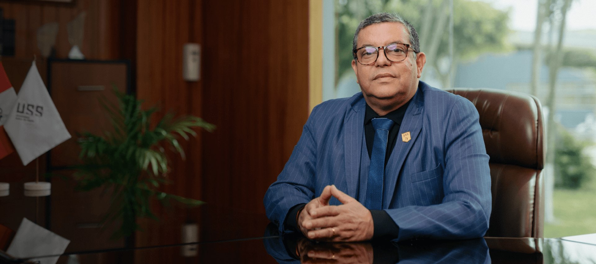 El rector de la USS durante la entrevista sobre el modelo educativo